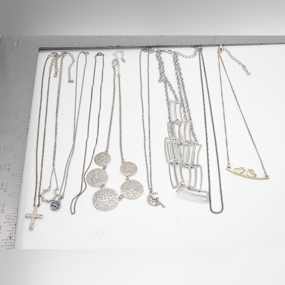 9 Silver Tone Necklaces Vintage to Modern Fashion Adjustable Layered Variety Mix - Picture 8 of 8